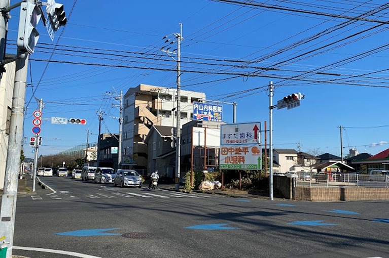 十二軒屋の交差点を右折